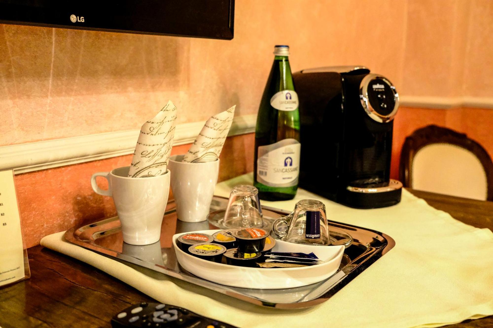 Hotel L'Antico Uliveto Porto Potenza Picena Habitación foto